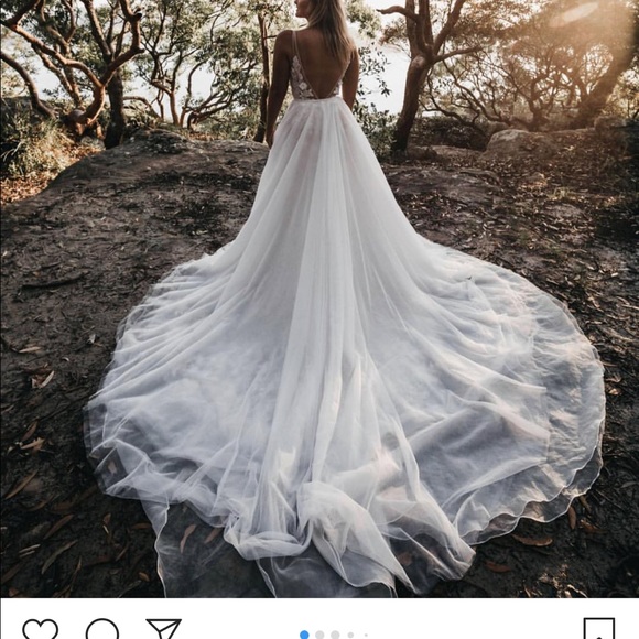 Removable Tulle Wedding Skirt - Picture 2 of 3